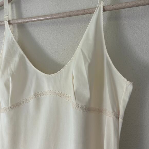 Vintage Lorraine Slip Dress Ivory Lace Trim Adjustable Straps 70s 80s Made USA - Picture 6 of 14